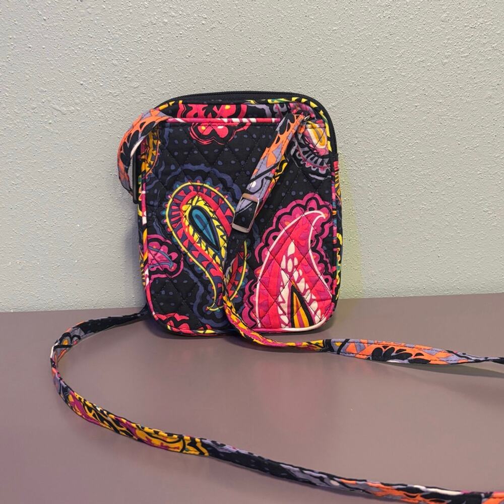 Women's Vera Bradley Navy Pink Paisley Quilted Crossbody Bag One Size Pockets - Picture 7 of 9